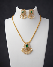 Load image into Gallery viewer, Necklace - Green