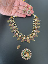 Load image into Gallery viewer, Necklace - Green