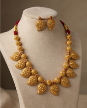 Load image into Gallery viewer, Necklace