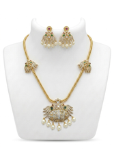 Load image into Gallery viewer, Necklace