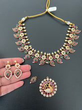 Load image into Gallery viewer, Necklace - Pink