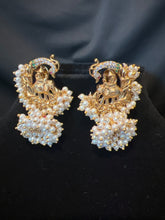 Load image into Gallery viewer, Antique Finish Earrings