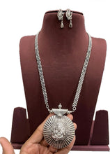 Load image into Gallery viewer, Necklace