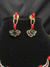 Load image into Gallery viewer, Antique Finish Necklace