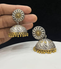 Load image into Gallery viewer, Earrings