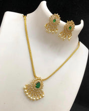 Load image into Gallery viewer, Necklace - Green