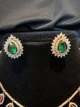 Load image into Gallery viewer, Antique Finish Necklace